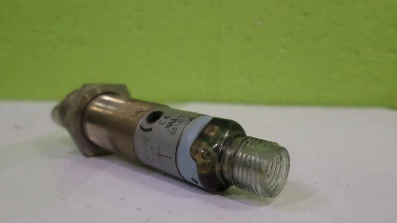 BALLUFF BOS-18MR-PA-LD10-S4 DIFFUSE SENSOR UNMP