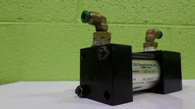 TRD MANUFACTURING 1-1/2X1 CYLINDER (AS PICTURED)  UNMP