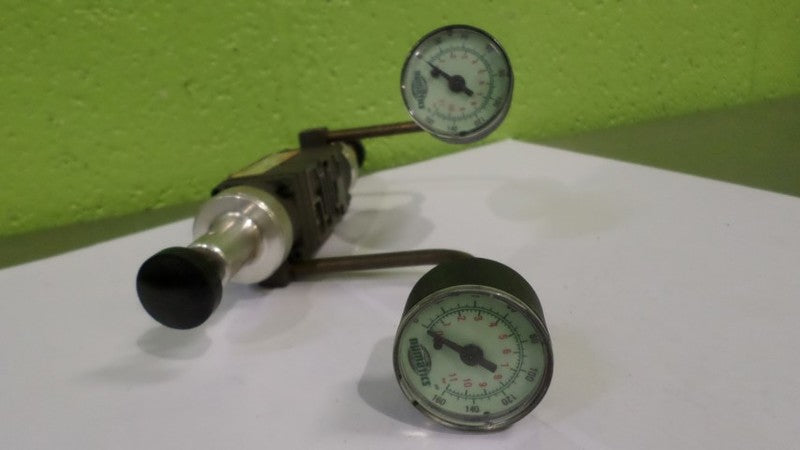 NUMATICS 081RT100J000000 REGULATOR VALVE W/PRESSURE GAUGES  NSNP