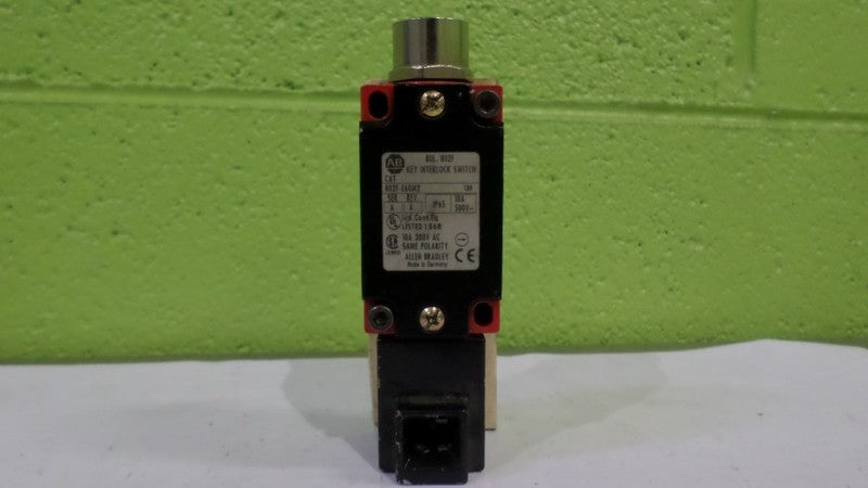 INDUSTRIAL SPARE PART 802F-E60M2 SER. A KEY INTERLOCK SWITCH UNMP