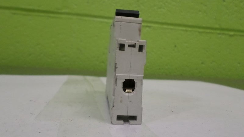 MERLIN GERIN 24401 CIRCUIT BREAKER 10A UNMP
