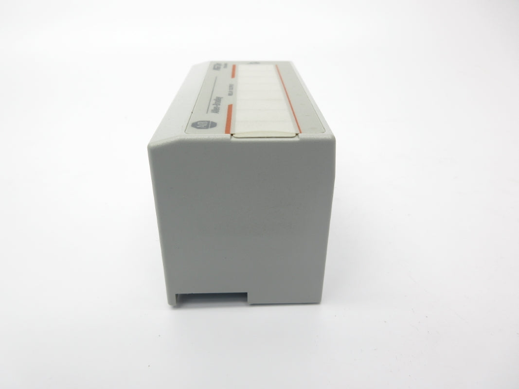 ALLEN BRADLEY 1794-OW8 SER. A 24VDC REV. B01 NSNP