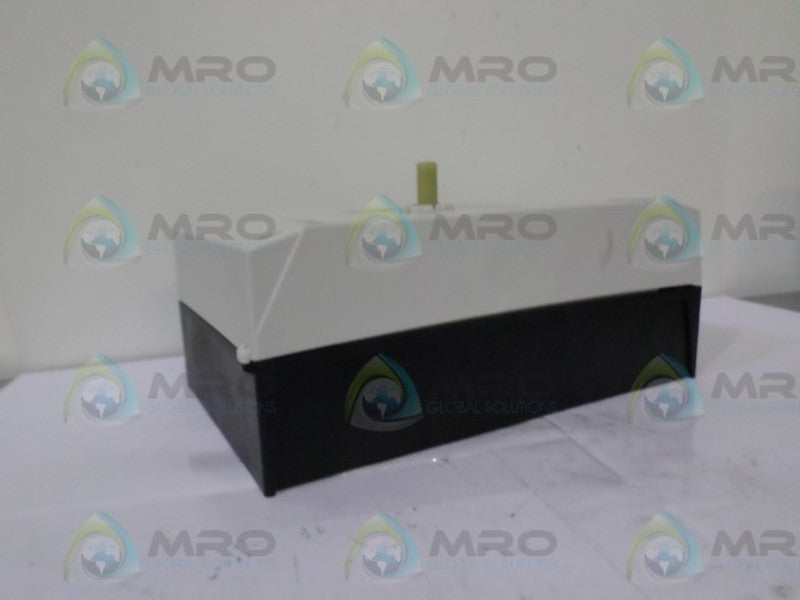 KLOCKNER MOELLER P3-63/I4/SVB-NA DISCONNECT SWITCH (AS PICTURED) NSNP