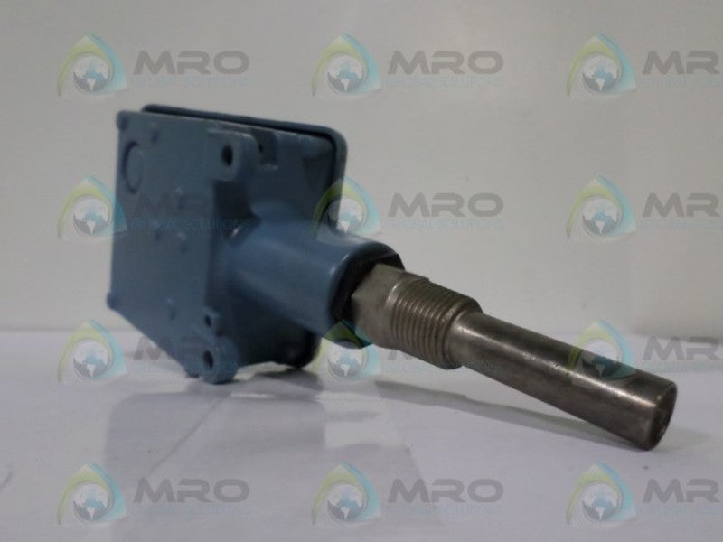 UNITED ELECTRIC B100-91070 TEMPERATURE CONTROLLER UNMP