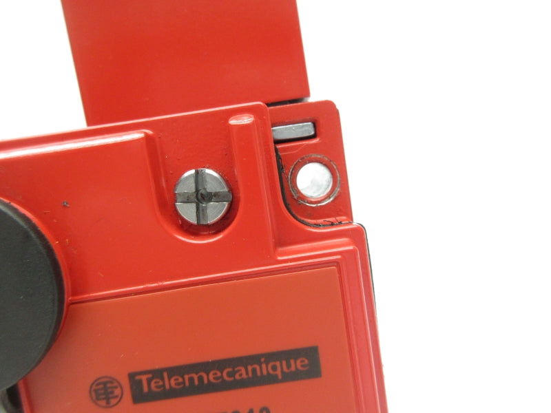TELEMECANIQUE XCS-E7313 24V UNMP