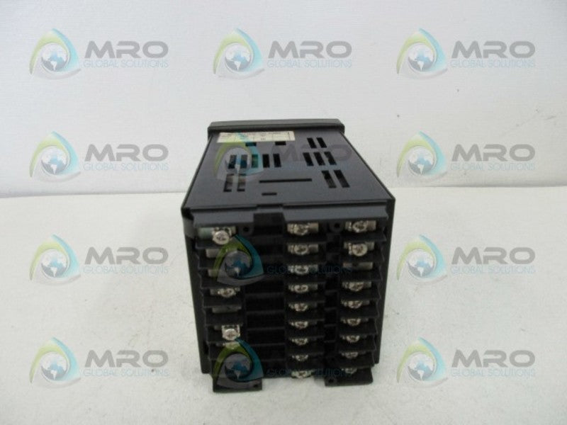 HONEYWELL DC330E-KE-000-20-000000-00-0 TEMPERATURE CONTROLLER  UNMP