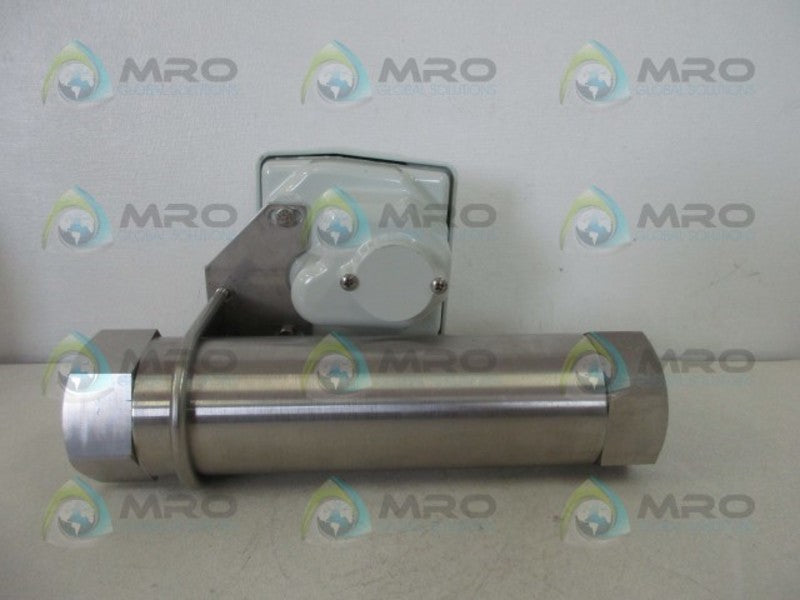 WALLACE & TIERNAN 5520M02216XUXUX ARMORED FLOW METER  NSNP