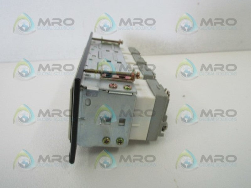 IDEC SLC40N-0104-TE12FB INCAN TRANSFORMER DISPLAY  UNMP