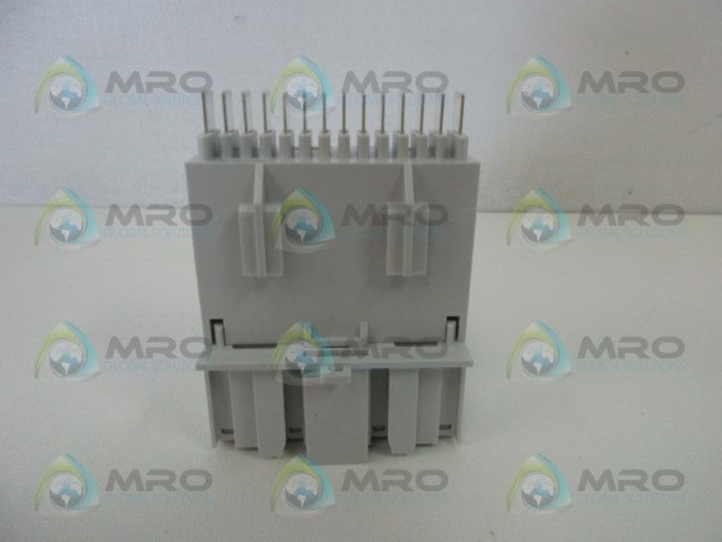SIEMENS 3WL9111-0AB02-0AA0  BASE/PLUG  NSNP