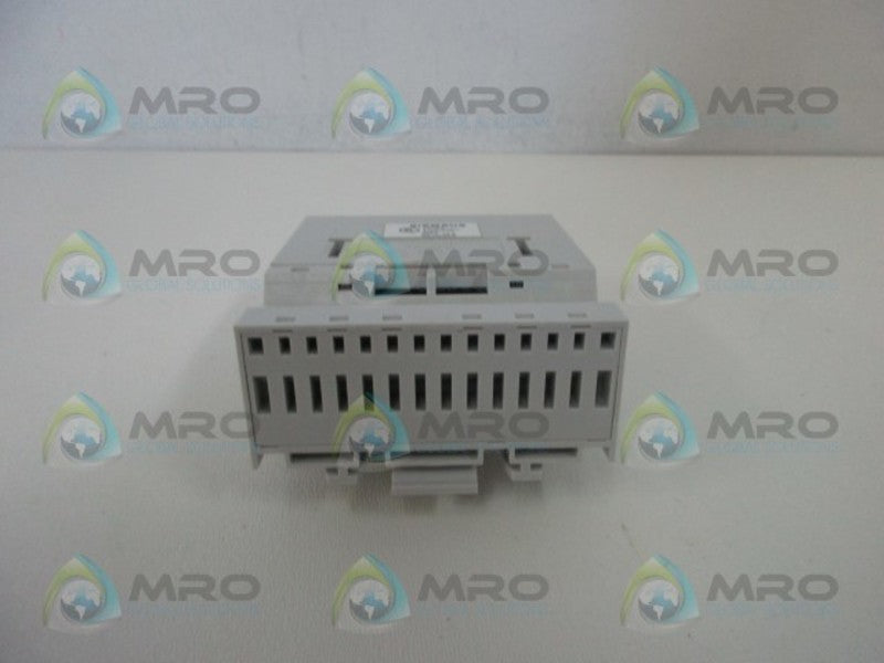 SIEMENS 3WL9111-0AB02-0AA0  BASE/PLUG  NSNP