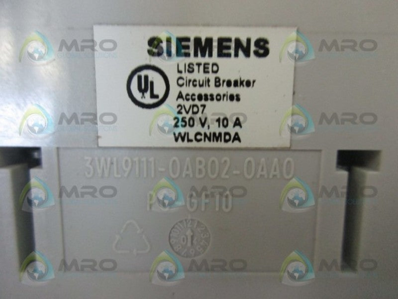 SIEMENS 3WL9111-0AB02-0AA0  BASE/PLUG  NSNP