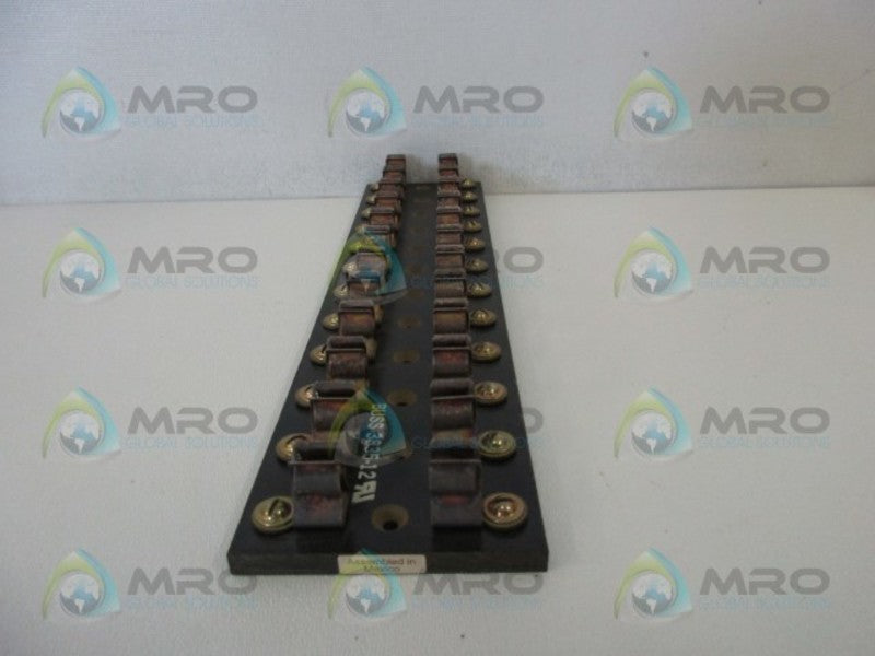 BUSSMANN 3835-12 FUSE BLOCK  NSNP