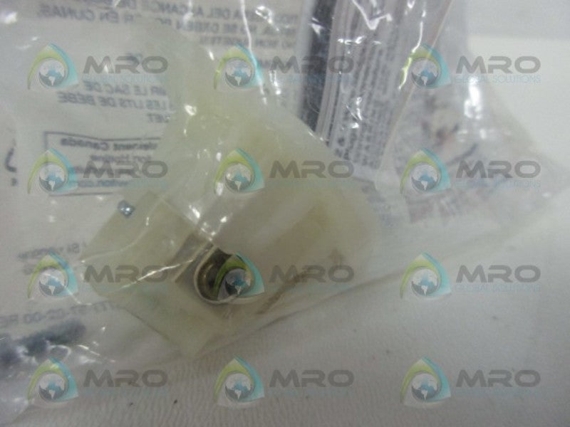 LEVITON ML2-PER RECEPTACLE 15AMP 125V  NSMP
