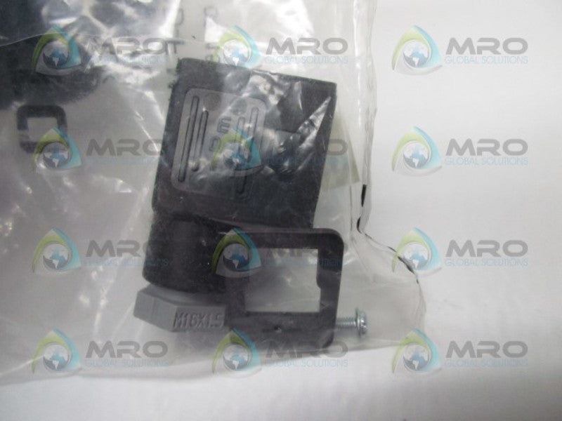 FESTO 539710 PLUG SOCKET SCREW TERM CABLE  NSMP