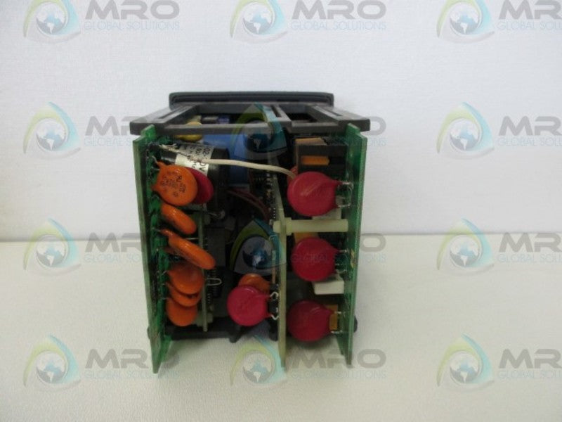 HONEYWELL DC300E-E-2A0-22-0000-0 TEMPERATURE CONTROLLER   UNMPX