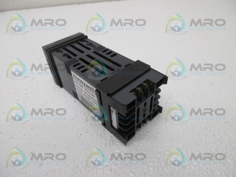 HONEYWELL DC120117002000 TEMPERATURE CONTROLLER  NSMP