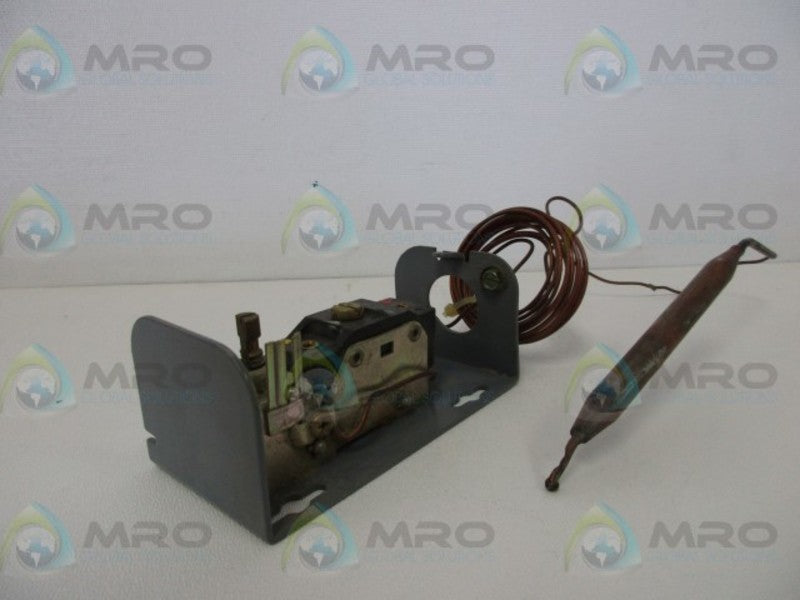 JOHNSON CONTROLS A19ABC-24E THERMOSTAT-TEMP CONTROLLER (AS PICTURED)  UNMP