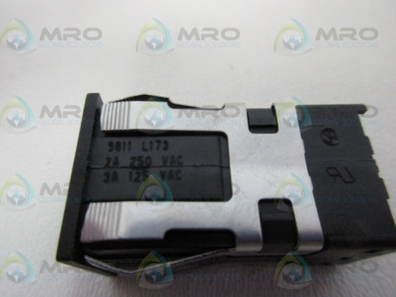 HONEYWELL AML21BBA3AA PUSHBUTTON SWITCH  UNMP