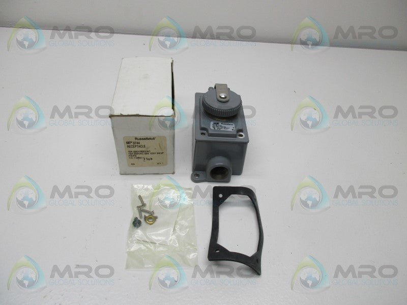 RUSSELLSTOLL 3744 RECEPTACLE  NSMP