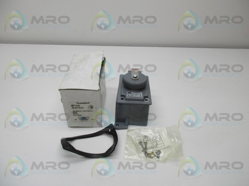 RUSSELLSTOLL 3743 RECEPTACLE  NSMP