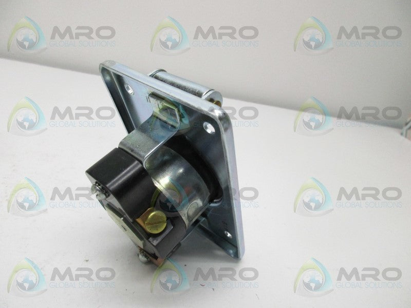 RUSSELLSTOLL 8004 RECEPTACLE  NSMP