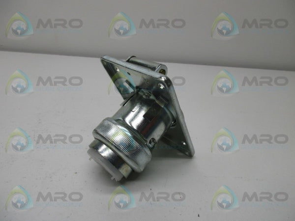 THOMAS & BETTS 8147 RECEPTACLE  NSMP