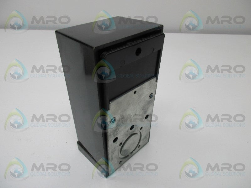 MASTER ELECTRICIAN 245-712 SURFACE MOUNTED DRYER OUTLET  NSMP