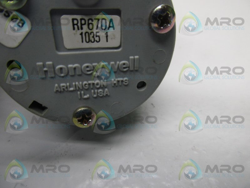 HONEYWELL RP670A1035 PNEUMATIC SWITCHING RELAY  UNMP