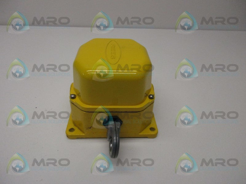 REES 04944-700 CABLE OPERATED SWITCH  UNMP