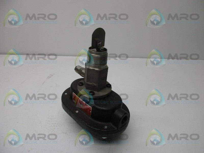 MCDONNELL & MILLER FS7-4SE FLOW SWITCH 1-1/4 NPT  NSMP