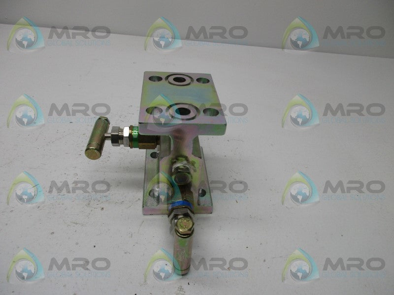 ROSEMOUNT C3404031110-0000 PRESSURE TRANSMITTER MANIFOLD  NSNP
