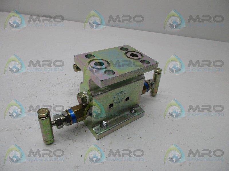 ROSEMOUNT C3404031110-0000 PRESSURE TRANSMITTER MANIFOLD  NSNP