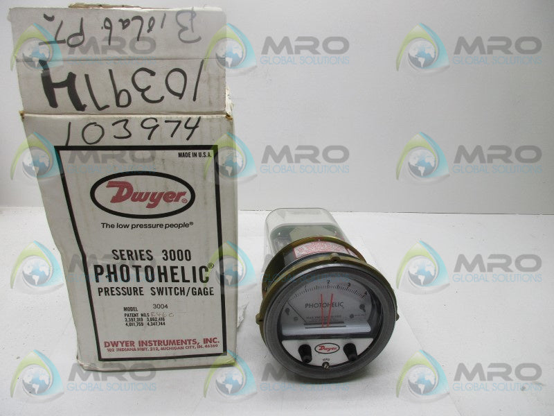DWYER 3004C PHTOTOHELIC PRESSURE GAUGE  NSMP