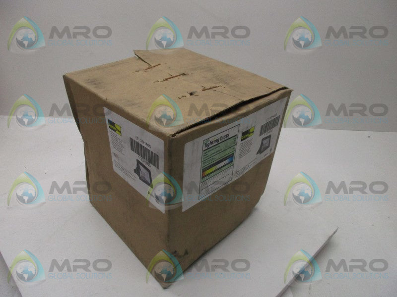 LUMAPRO 33H465 SMALL FLOOD LIGHT  NSFS