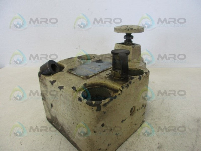 VICKERS CG-10-C-20 RELIEF VALVE/ FLOW CONTROL VALVE  UNMP