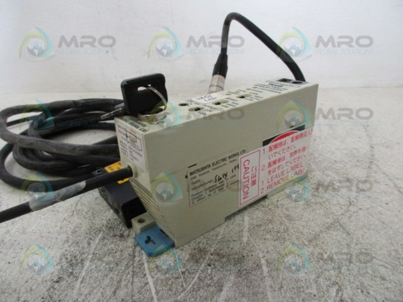 NAiS LM100 12-24 VDC LASER ANALOG SENSOR UNMP