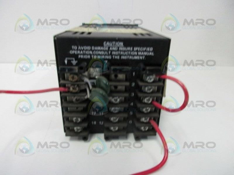 HONEYWELL DC3004-0-30A-1-FM-0111 TEMPERATURE CONTROLLER  UNMP