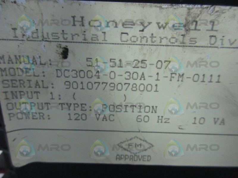HONEYWELL DC3004-0-30A-1-FM-0111 TEMPERATURE CONTROLLER  UNMP