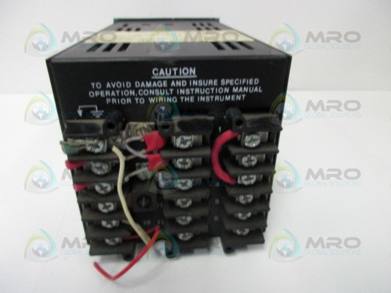 HONEYWELL DC3004-0-000-1-C300-0111 TEMPERATURE CONTROLLER  UNMP
