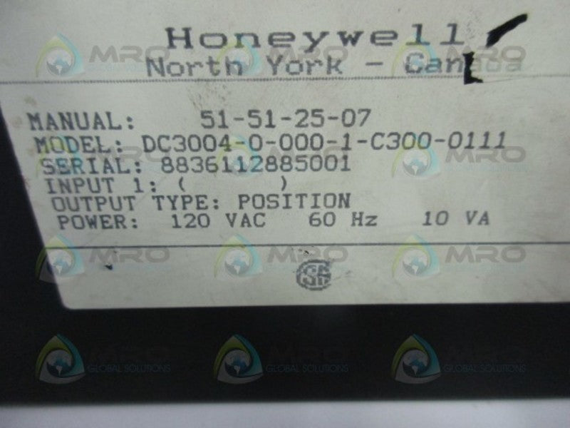 HONEYWELL DC3004-0-000-1-C300-0111 TEMPERATURE CONTROLLER  UNMP