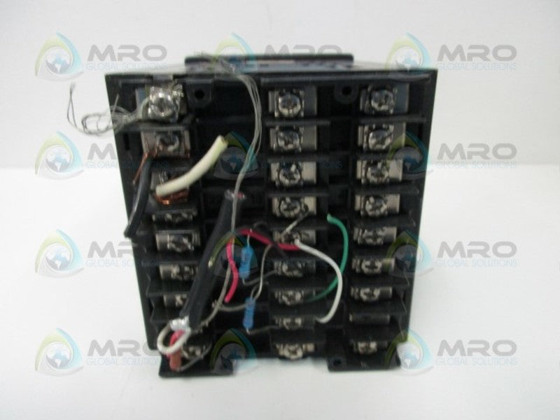 HONEYWELL DC300K-E-103-21-0A00-0 TEMPERATURE CONTROLLER  UNMP