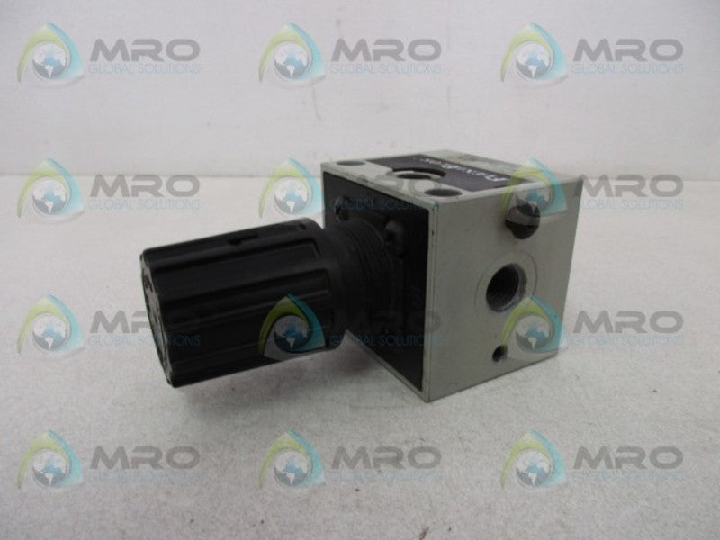 NUMATICS R22R-02G PNEUMATIC AIR PRESSURE REGULATOR  UNMP