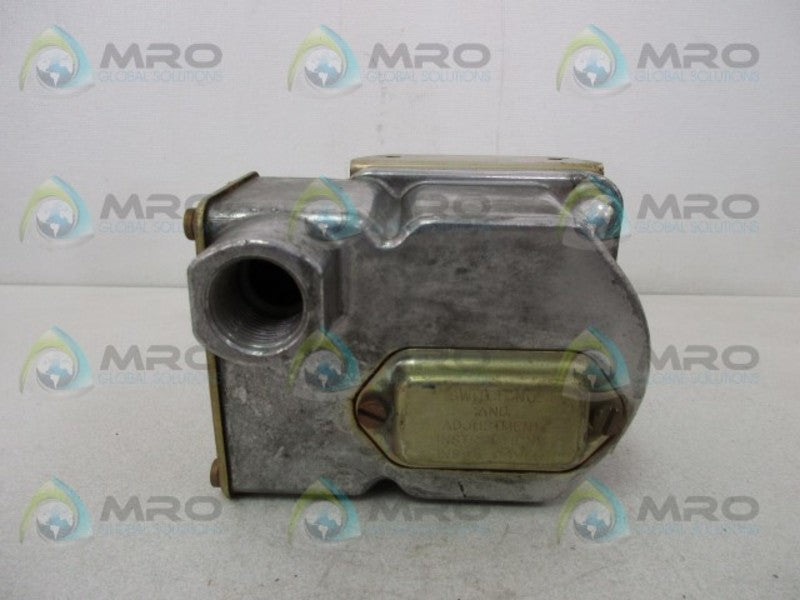 BARKSDALE D2TH18 TERMINAL BLOCK DIAPHRAGM PRESSURE SWITCH  UNMP