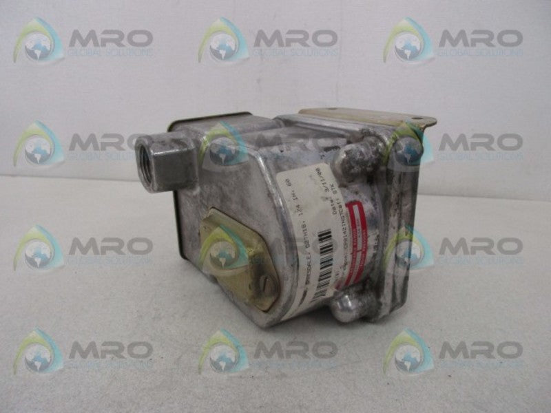 BARKSDALE D2TH18 TERMINAL BLOCK DIAPHRAGM PRESSURE SWITCH  UNMP