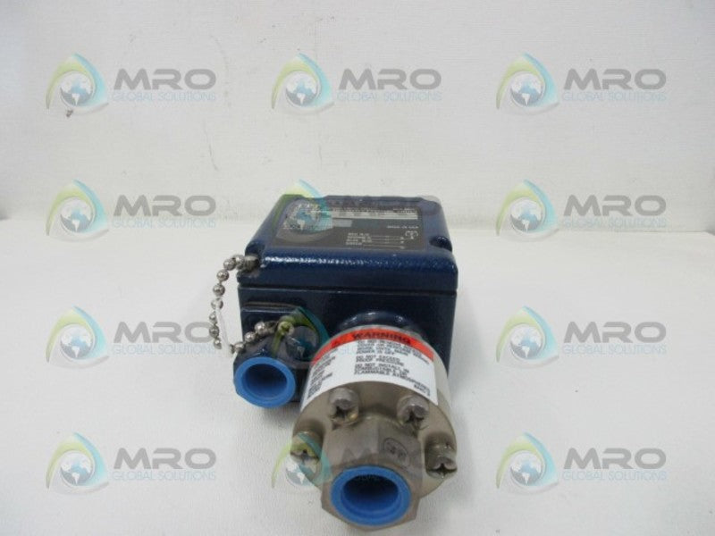 ITT 100P4S1205 ADJUSTABLE PRESSURE SWITCH  NSNP