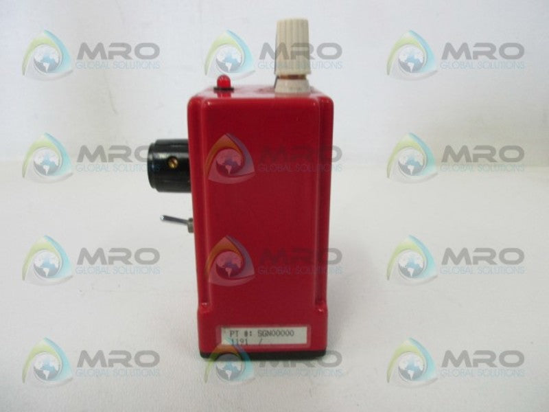 RED LION CONTROLS SGN00000 SIGNAL GENERATOR  UNMP