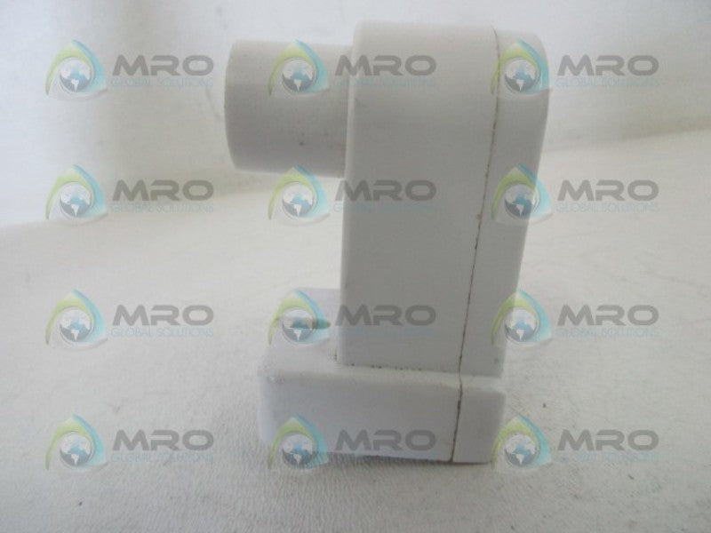 LEVITON 492 LAMP HOLDER  UNMP