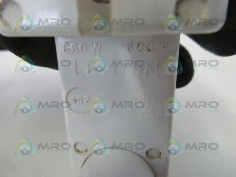 LEVITON 492 LAMP HOLDER  UNMP