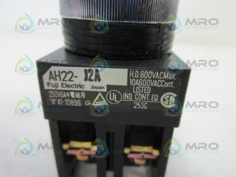 FUJI AH22-J2A11A SELECTOR KEY SWITCH (NO KEY)  NSMP