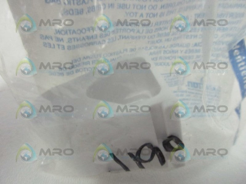 LEVITON 02537 LAMP HOLDER  NSMP